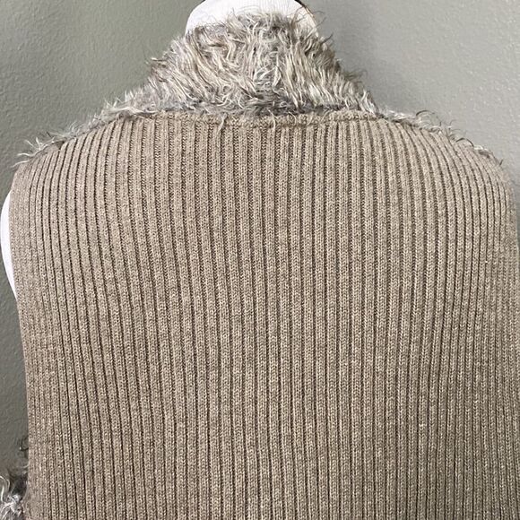 cAbi Alpaca Mohair Vest Style #180 Faux Fur Front Knit Back - Picture 7 of 11